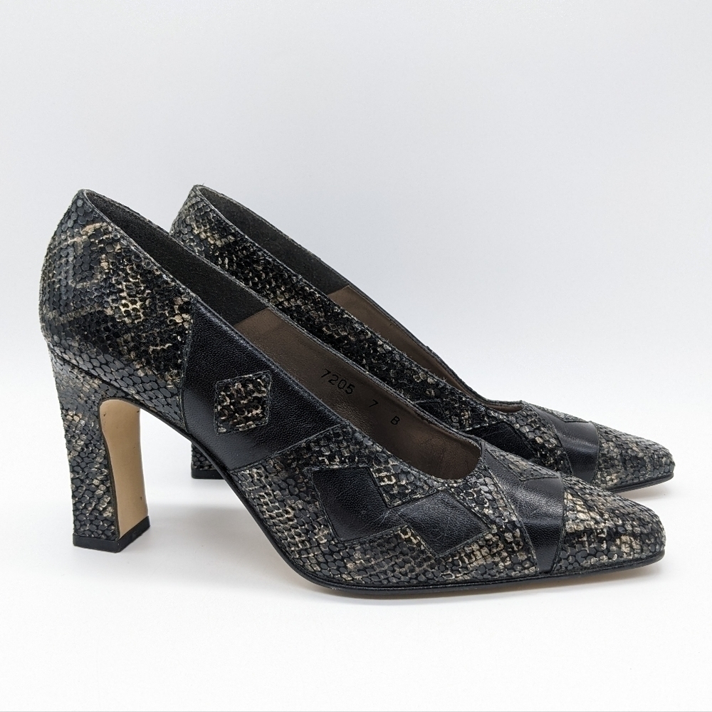 Vintage Cara Molina black cream snakeskin leather shoes 7